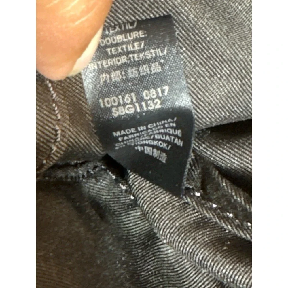 Fossil rich dark